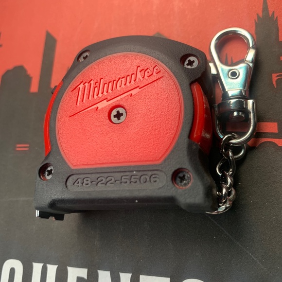 Milwaukee Tools 6ft Keychain Measuring Tape - Picture 5 of 7